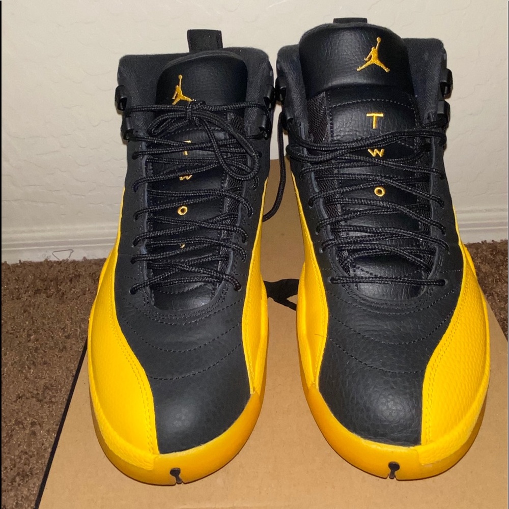 ***SOLD*** AUTHENTIC RETRO JORDAN 12